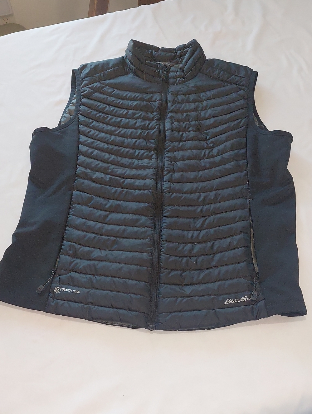 Eddie Bauer Quilted Black Lightweight  Packable Vest.Size L